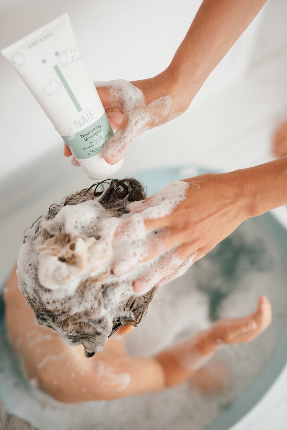 NAÏF niisutav pisaravaba šampoon puuvillaseemne ekstraktiga 200ml